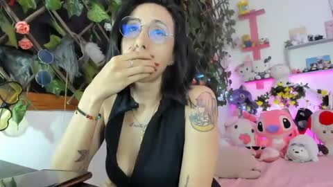 lunacristal_moon online show from 01-12-25, 05:13