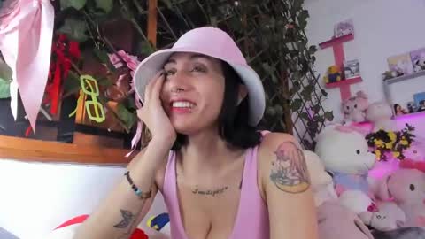 lunacristal_moon online show from 02-20-25, 01:19