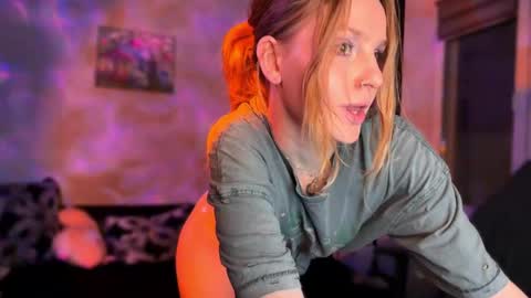 Britney online show from 11-30-25, 01:31