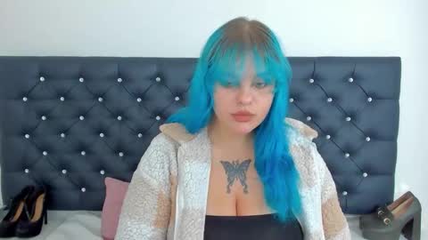 Snapshot of lunaflirt chatting on 09-18-25, 09:00 Luna online show from 09-18-25, 09:00