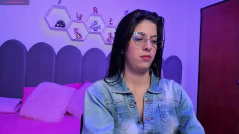 Luna Gomez online show from 12-16-25, 02:05