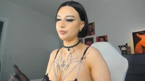 Luna online show from 09-25-25, 04:16