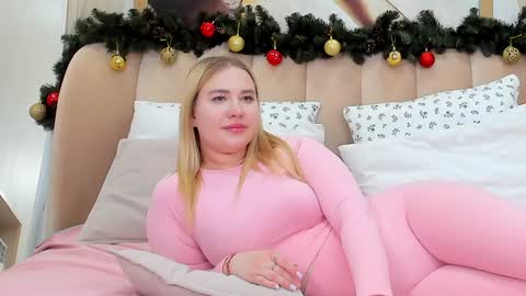 Snapshot of lunahouston chatting on 01-17-25, 01:57 LunaHouston online show from 01-17-25, 01:57