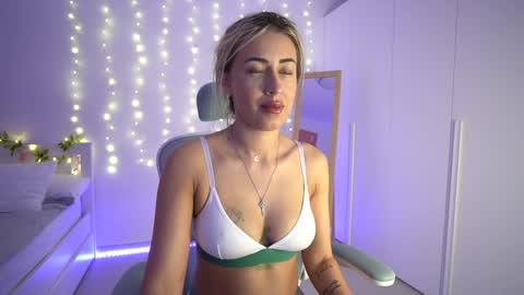 Laura online show from 12-06-24, 04:58