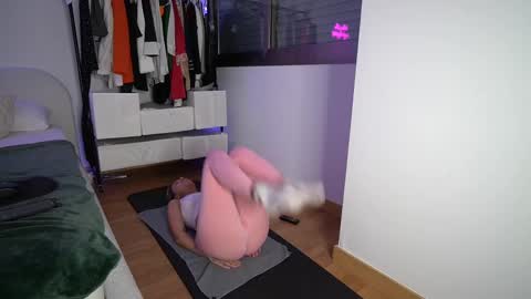 Laura online show from 02-27-25, 04:09