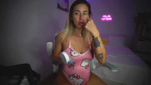 Laura online show from 10-23-25, 08:24