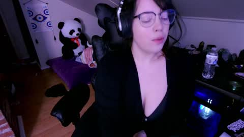 Luna online show from 01-15-26, 08:08