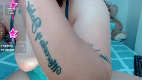 Snapshot of lunalovedoll_ chatting on 01-12-25, 05:45 Luna online show from 01-12-25, 05:45