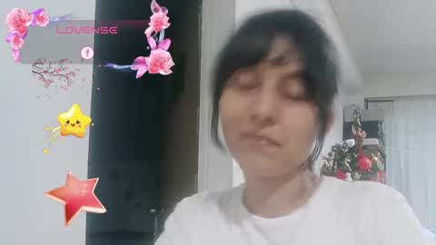 Snapshot of lunamoon_17 chatting on 12-03-24, 10:51 LUNA online show from 12-03-24, 10:51