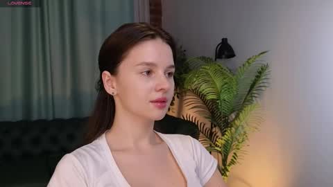 lunaolivia_ online show from 11-07-25, 01:22