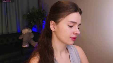 lunaolivia_ online show from 02-06-26, 12:52
