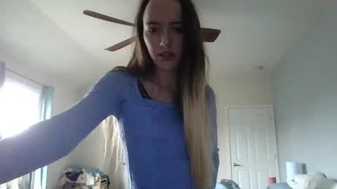 lunapixie2020 online show from 02-22-25, 05:57