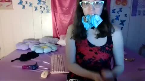 lunaquinn45 online show from 10-27-25, 10:25