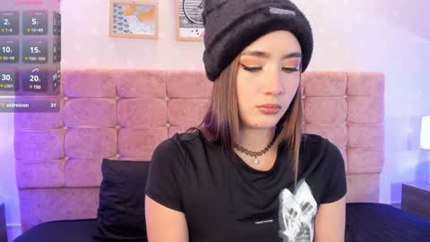 Snapshot of lunar_leen chatting on 12-07-24, 06:37 Luna online show from 12-07-24, 06:37