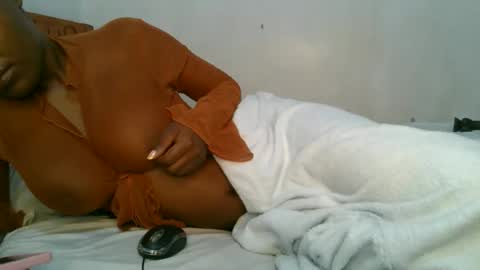 lunargoddess45 online show from 11-25-25, 02:00