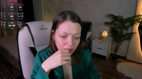 Snapshot of lunarlily7 chatting on 11-11-25, 05:40 Lily online show from 11-11-25, 05:40