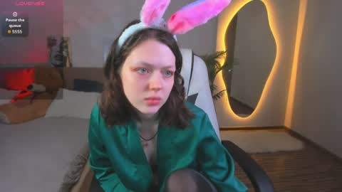 Lily online show from 04-05-26, 05:37