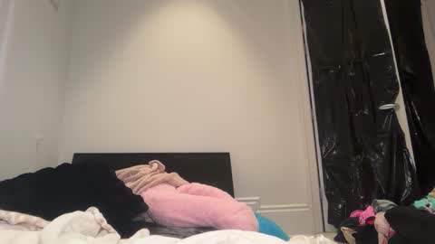 lunarose17 online show from 02-17-26, 07:49