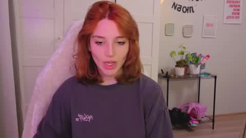 Snapshot of lunatale chatting on 02-11-26, 02:11 Kate online show from 02-11-26, 02:11