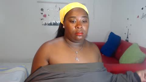 Snapshot of lunathaylor chatting on 12-06-24, 03:22 luna thaylor online show from 12-06-24, 03:22