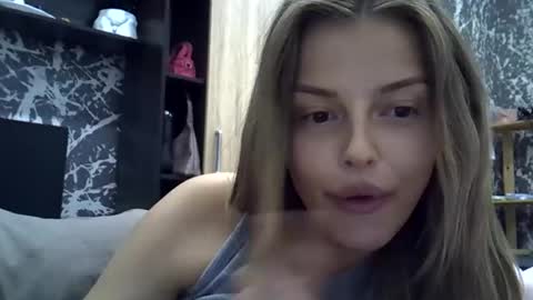 Luna  online show from 10-23-25, 06:06