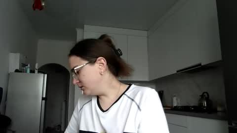 Snapshot of lunavelvet3 chatting on 10-28-25, 11:25 lunavelvet3 online show from 10-28-25, 11:25