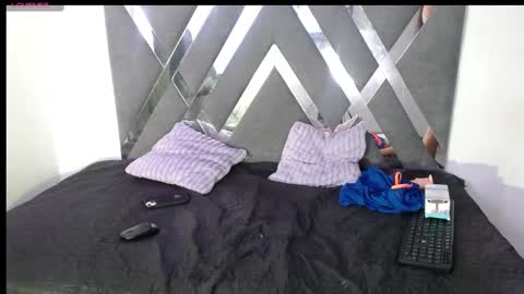 Luna online show from 03-06-25, 04:38