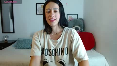 lunayois02 online show from 10-08-25, 01:58