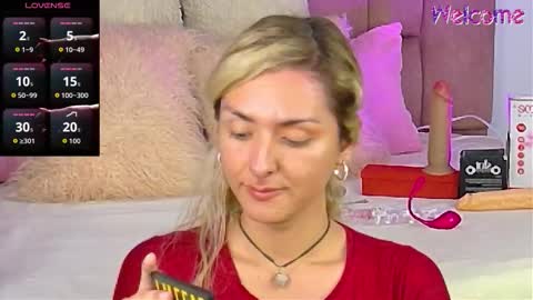 lunitadiva online show from 11-24-25, 01:22