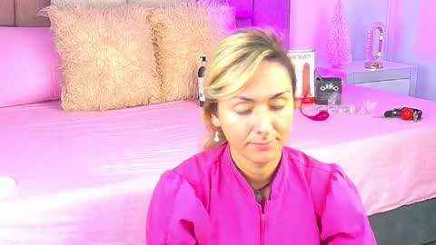 lunitadiva online show from 12-16-25, 01:49