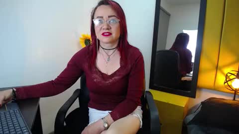 Snapshot of lupita223 chatting on 11-29-25, 01:25 Lupita223 online show from 11-29-25, 01:25