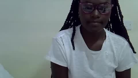 Snapshot of lupitah_ chatting on 02-11-25, 11:44 sweet girl online show from 02-11-25, 11:44