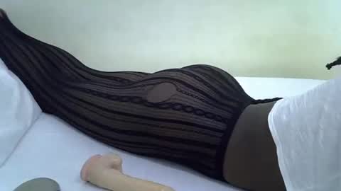 Snapshot of lupitah_ chatting on 02-12-25, 08:27 sweet girl online show from 02-12-25, 08:27