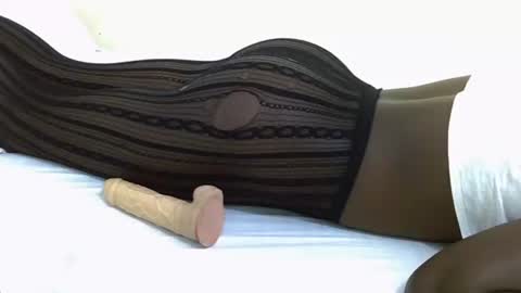 Snapshot of lupitah_ chatting on 02-12-25, 10:26 sweet girl online show from 02-12-25, 10:26