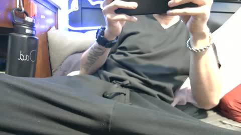 Snapshot of lurkus chatting on 10-29-25, 07:54 lurkus online show from 10-29-25, 07:54