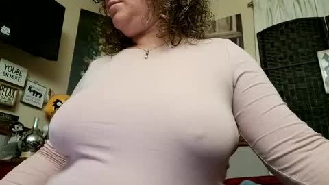 Snapshot of lusciouslibra82 chatting on 02-25-25, 03:20 .Clarissa. Follow me on Instagram   miss buns  online show from 02-25-25, 03:20