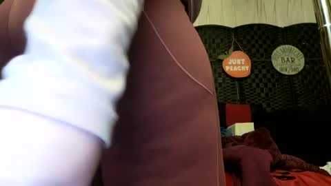 Snapshot of lusciouslibra82 chatting on 02-26-25, 08:59 .Clarissa. Follow me on Instagram   miss buns  online show from 02-26-25, 08:59