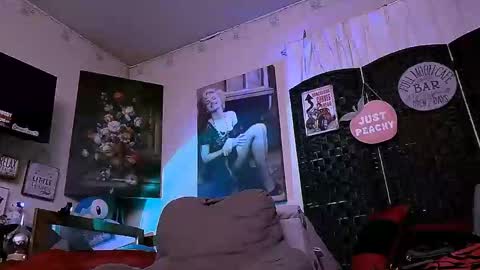 .Clarissa. Follow me on Instagram   miss buns  online show from 01-15-26, 01:05