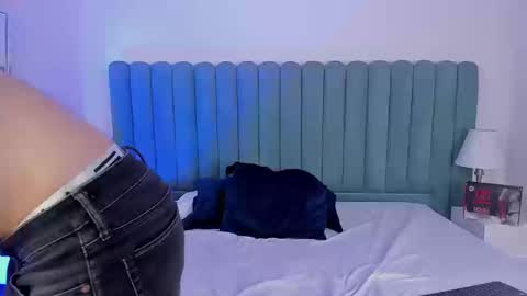 Lushian And Luna online show from 09-19-25, 05:02