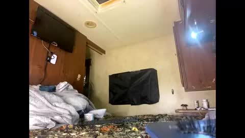 Snapshot of lushuslucy chatting on 02-16-25, 11:16 Kikithebaee online show from 02-16-25, 11:16