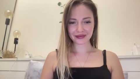 Snapshot of lusiluv chatting on 09-30-25, 10:04 lusiluv online show from 09-30-25, 10:04