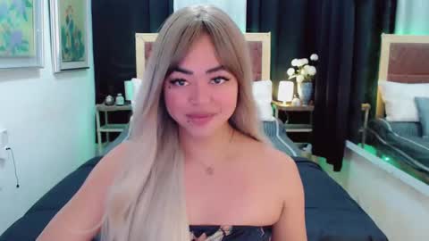 Snapshot of lustfuloffendertrina chatting on 12-27-24, 03:20 Trina online show from 12-27-24, 03:20