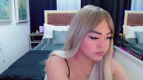 Snapshot of lustfuloffendertrina chatting on 01-06-25, 08:14 Trina online show from 01-06-25, 08:14