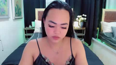 Snapshot of lustfuloffendertrina chatting on 01-07-25, 09:50 Trina online show from 01-07-25, 09:50