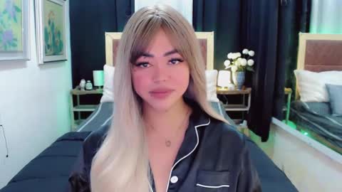 Snapshot of lustfuloffendertrina chatting on 01-08-25, 07:24 Trina online show from 01-08-25, 07:24