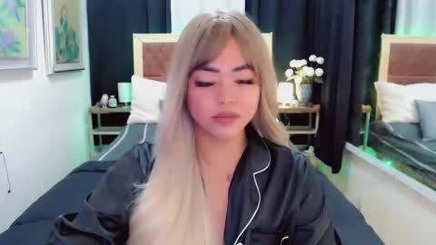 Snapshot of lustfuloffendertrina chatting on 01-08-25, 10:26 Trina online show from 01-08-25, 10:26