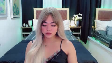 Snapshot of lustfuloffendertrina chatting on 01-12-25, 07:00 Trina online show from 01-12-25, 07:00