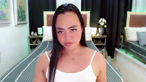 Snapshot of lustfuloffendertrina chatting on 01-18-25, 05:10 Trina online show from 01-18-25, 05:10