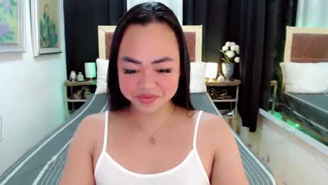 Snapshot of lustfuloffendertrina chatting on 01-18-25, 11:21 Trina online show from 01-18-25, 11:21