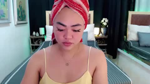 Snapshot of lustfuloffendertrina chatting on 01-28-25, 03:15 Trina online show from 01-28-25, 03:15